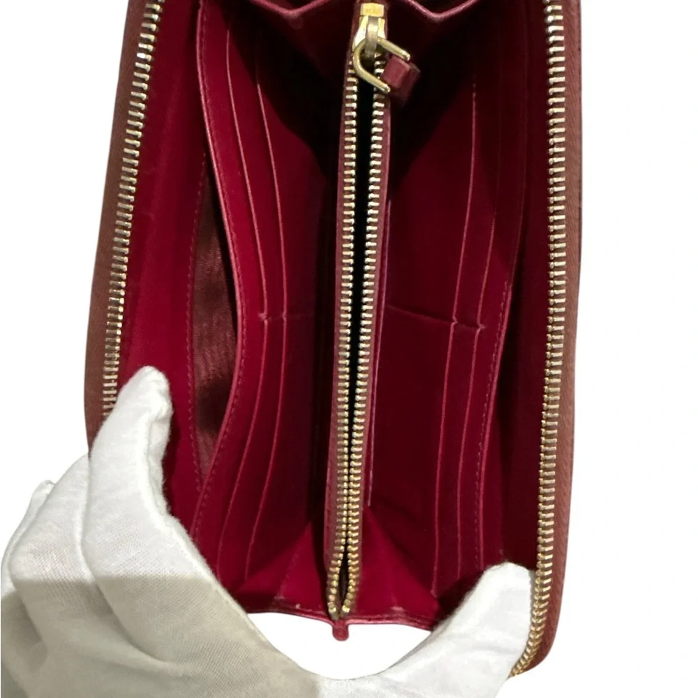 Miu Miu Red Croc-Embossed Zip Wallet - Picture 5 of 8